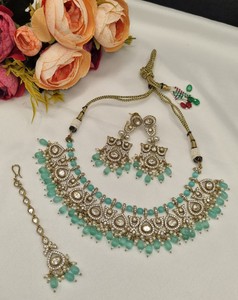 Conjunto de Joyería Polki Kundan con Cuentas Verde Pastel, 3 Piezas, Joyería Étnica para Mujer, para Bodas y Fiestas, Venta al por Mayor, Joyería Tradicional India para Novias - Product Image 5