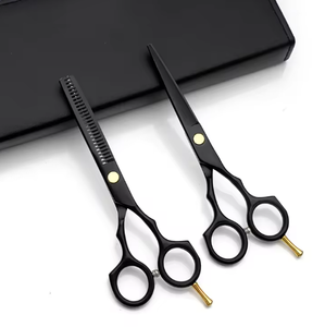 Tijeras de Corte de Pelo Profesionales de Acero Inoxidable de Alta Calidad, Color Negro Dorado, para Barbería, de Ariston International - Product Image 3