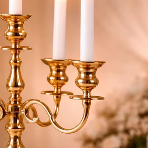 Centre de table en forme de candélabre doré, support de bougies de luxe, candélabre de table pour mariage, candélabre doré à 5 bras, support à bougies en métal - Product Image 6
