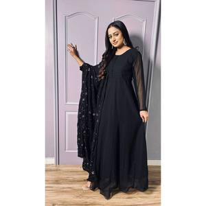 Magnifique robe Anarkali en tissu de chiffon pour les occasions de fête, avec dupatta et pallu - Product Image 4