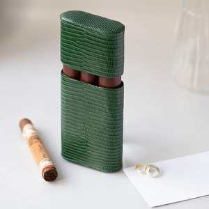 Porte-cigares en cuir de qualité supérieure avec coupe-cigares intégré, taille et couleur personnalisables, idéal pour les voyages, pour cigares de luxe - Product Image 4