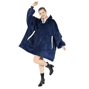 Couverture à capuche personnalisée en polaire surdimensionnée, douillette et chaude, en sherpa, qualité supérieure, manches classiques, hiver, couleur unie - Product Image 5