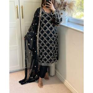 Presentamos el Nuevo Conjunto de Diseñador, Top Largo, Pantalón y Dupatta en Estilo Elegante UC-5002 - Product Image 2