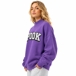 Sudadera Morada Personalizada para Mujer, Cuello Alto, Oversize, de Felpa, Bordada con Chenilla, Ajuste Holgado, OEM ODM, con Letras Griegas - Product Image 4