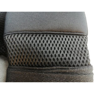 Bandages de protection des mains à amortissement des chocs avancé |   Bandes de maintien flexibles en néoprène à demi-doigts avec support de poignet étendu - Product Image 4
