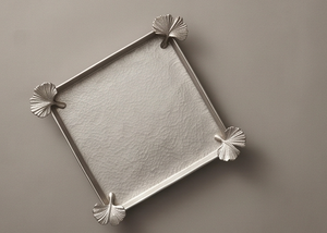 Bandeja de Servir Rectangular Plateada Minimalista Moderna, Plato de Metal para Alimentos con Esquinas de Hoja de Ginkgo, Organizador de Mesa, Regalo al por Mayor - Product Image 4