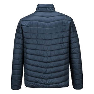 Fournisseur en gros de vestes matelassées légères et isolées pour hommes, manteaux d'hiver pour le ski et la randonnée, couleurs et designs OEM, impression sur écran - Product Image 2