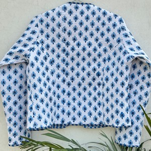Veste en coton pour femme à col en V avec imprimé géométrique bleu, manches longues, blazer tissé respirant pour l'été, style élégant - Product Image 5