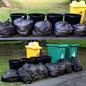 Bolsas de Basura Negras Resistentes TH GB-030 de 33 Galones, Bolsas de Basura de LDPE para Uso Comercial y Doméstico - Product Image 6