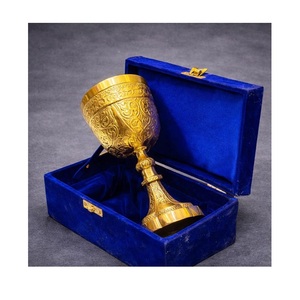 ถ้วยทองเหลืองโบราณแบบคลาสสิก แก้วทรงสูงทำมือ ประดับตกแต่งอย่างงดงาม ถ้วยสำหรับพิธีกรรม ดีไซน์ภาชนะโลหะแบบดั้งเดิมที่สง่างาม - Product Image 4