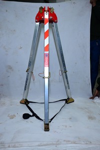 Kit de Trípode de Rescate de Aleación de Aluminio Duradero con Construcción Resistente a la Corrosión para Entornos Industriales por Tirupat Industry - Product Image 4