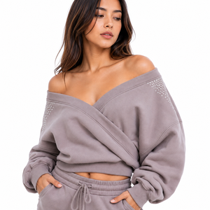 Ensemble survêtement molletonné mauve pour femme, sweat-shirt épaules dénudées croisé et pantalon large, style streetwear, personnalisable, direct usine - Product Image 3