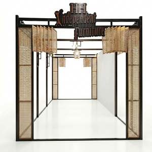 Cloison coulissante en rotin moderne avec cadre en acier inoxydable et panneau en verre pour hall d'hôtel et restaurant - Product Image 2