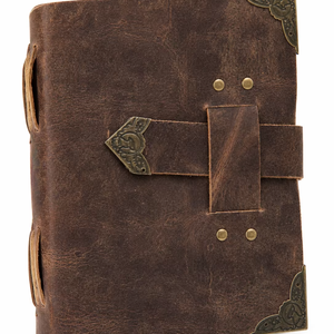 Carnet en cuir vintage avec papier à bords festonnés, coins métalliques décoratifs, fait main, pour la rédaction - Product Image 1