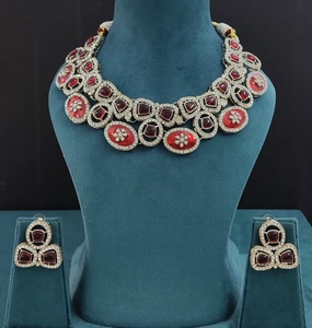 Collar de Calidad Premium con Hermosos Pendientes, Diseño Único, Conjunto de Collar Tradicional Indio, Joyería Elegante y Clásica - Product Image 3
