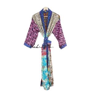 Kimono de seda Vintage indio para mujer, vestido Sari reciclado, diseño de retazos, ropa de playa larga, albornoz, ropa de dormir para el verano en casa - Product Image 2