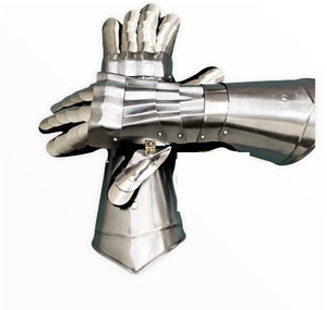 Guantes Medievales de Acero Inoxidable con Puño de Cuero Negro para Disfraz de Fantasía - Product Image 3