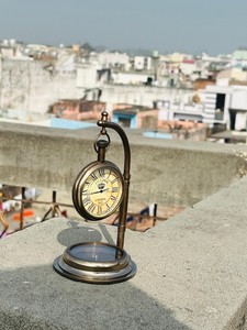 Reloj de Escritorio Vintage de Latón con Base de Madera, Reloj de Mesa Náutico Antiguo para Decoración del Hogar u Oficina, Fabricante Mayorista, Suministro OEM - Product Image 6