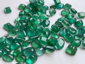 Mezcla de Esmeraldas Naturales de Zambia de Grado Coleccionista |   Piedras Preciosas Sueltas de Esmeralda Verde Facetada - Product Image 3