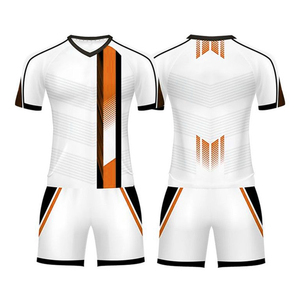 Tenue de football personnalisée par sublimation, ensemble maillot et short, doux, respirant, séchage rapide, anti-UV, équipement de football - Product Image 2