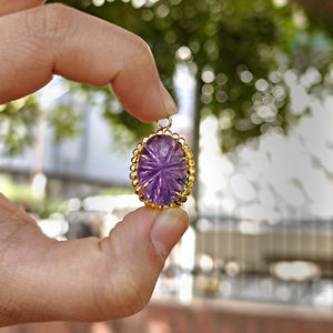 Pendentifs ovales sculptés en améthyste en gros, connecteurs en pierres précieuses naturelles, laiton plaqué or 18 carats, attache simple, mois de naissance de février - Product Image 5