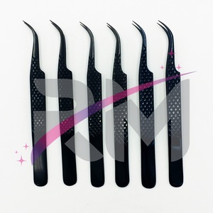 Pinzas Profesionales RMI con Punta de Fibra para Extensión de Pestañas, Pinzas de Acero Inoxidable de Primera Calidad con Agarre Nano, Hechas en Pakistán - Product Image 2