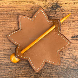Cuir usiné à la main personnalisé de qualité supérieure avec tige coulissante en bois Barrette en épingle à cheveux en cuir de vachette véritable Barrette pour cheveux de dame - Product Image 4