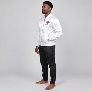 Chaqueta de satén personalizada para hombre con material suave, estilo moderno, diseños personalizados, colores y ajuste cómodo para marcas de moda. - Product Image 4