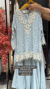 Ensemble Sharara en Georgette Pure, Magnifique et Élégant, Style Indien et Pakistanais, pour Femme, Idéal pour l'Hiver, les Fêtes, les Mariages et les Tenues Décontractées - Product Image 2