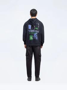 Sudadera con Capucha de Corte Moderno para Hombre, Diseñada por los Principales Fabricantes de Ropa para Mercados Casuales - Product Image 3