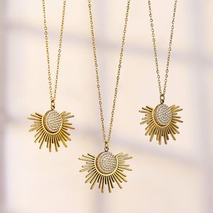 Collar con Colgante de Sol CZ para Vacaciones de Verano, Color Dorado, Joyería Minimalista al por Mayor - Product Image 4