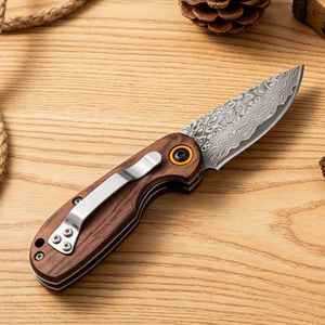 Cuchillo Plegable de Caza Hecho a Mano de Alta Calidad y Durabilidad, Personalizado, de Acero de Damasco, con Mango de Madera Personalizado - Product Image 6
