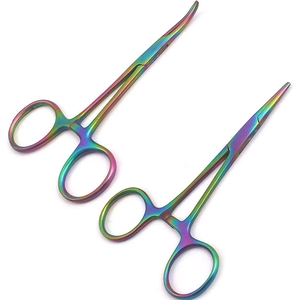 Pinzas Hemostáticas Kelly de Acero Inoxidable de 5.5 Pulgadas, Rectas y Curvas, con Bloqueo Manual, Certificación CE para Uso Médico - Product Image 1