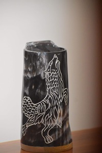 Jarra de Cerveza Vikinga Rústica Hecha a Mano, Taza Medieval de Cuerno Natural de Búfalo, Regalo para Bar - Product Image 4