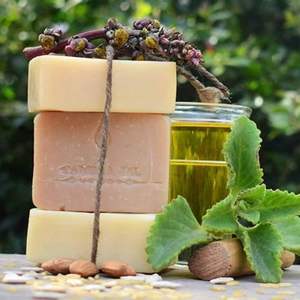 Savon naturel fait main en forme de bloc, emballage écologique – Savon en barre emballé - Product Image 6