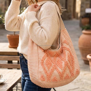 Bolsos y Carteras Bohemios en Oferta para Mujeres de Lujo, Bolsos Boho Chic con Flecos para Uso Diario y Maquillaje - Product Image 2