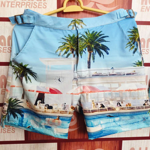 Shorts de Baño para Hombre con Estampado Tropical, Cintura Media, Cierre de Botones, Diseño Floral, 100% Poliéster, Transpirable - Product Image 3