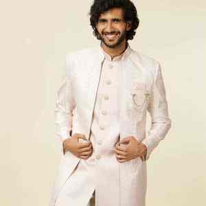 Tenue de Mariage Pakistano-Indienne pour Homme : Salwar Kameez de Créateur pour le Marié, Broderie Royale Zari, Infroissable, Protection Solaire - Product Image 2