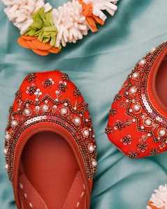 9. Premium Handmade Khussa Women Pumps Embroidered Traditional Pakistani Flats Comfortable Bridal Fashion Shoes OEM ODM - Product Image 2
