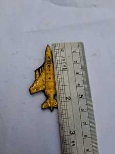 Broches brodées à la main en fil de soie doré et argenté - Broche de coléoptère ailé en fil de soie - Broderie 3D d'insectes de luxe - Product Image 3