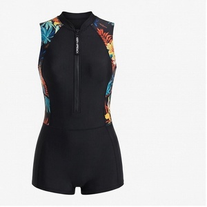 Ensemble de yoga 2 pièces imprimé papillon bleu avec finition dorée, body à col en V profond et jupe portefeuille longueur genou - Product Image 1