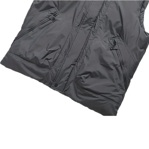 เสื้อกั๊กพัฟเฟอร์คุณภาพสูงแบบกำหนดเองสำหรับผู้ชาย อุ่นสบาย สไตล์สตรีทแฟชั่น ผลิตจากโพลีเอสเตอร์เนื้อนุ่ม วัสดุสั่งทำพิเศษ แบบไม่มีแขน - Product Image 3