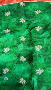 Tela Jacquard de Seda Modal Viscosa India de Alta Calidad, Estampado Digital con Patrón Floral, 140 GSM, 44 Pulgadas de Ancho, para Prendas Étnicas - Product Image 3