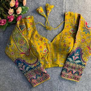เสื้อครอปแขนยาวคอวีทรงสวยทันสมัย เหมาะสำหรับงานปาร์ตี้ งานพรอม งานดิวาลี งานแต่งงาน - Product Image 5