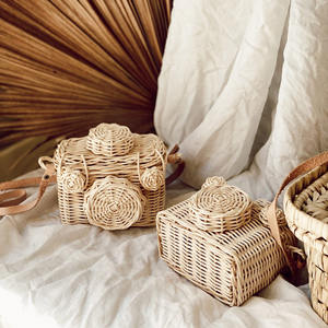 กระเป๋าถือเด็กทรงกล้องถ่ายรูปขายดี คุณภาพเยี่ยม ทำจากหวายธรรมชาติ กระเป๋าเด็ก - Product Image 2