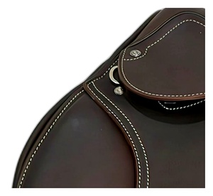 Selle d'obstacle anglaise en cuir marron personnalisée, avec arceau en bois, ajustement confortable et quincaillerie en laiton pour l'équitation et l'entraînement équestre - Product Image 3