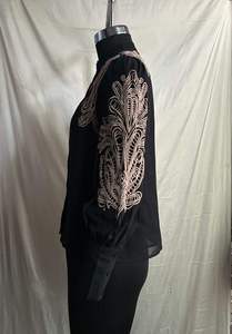 Blusa de Manga Larga de Color Negro con Diseño Dorado, Ajuste Cómodo para Fiestas Casuales y Uso en la Oficina, Compre Directamente del Proveedor - Product Image 2