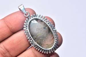 Colgante de Rutilo Verde Chapado en Plata, Cabujón de Rutilo Verde, Colgante de Rutilo con Corte Rosa - Product Image 5