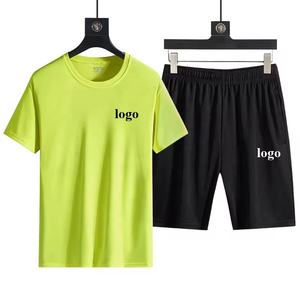 Logotipo personalizado verano hombres deportes manga corta Camisetas y pantalones cortos conjunto de cuello redondo entrenamiento gimnasio correr conjunto para hombres y mujeres - Product Image 2