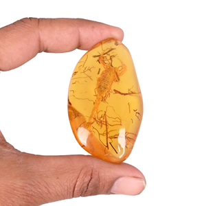 Pierre précieuse synthétique Ishu Gems de qualité AA, ambre de laboratoire, forme irrégulière 63x37mm, 108.15g, traitements naturels personnalisables, pour femme - Product Image 1